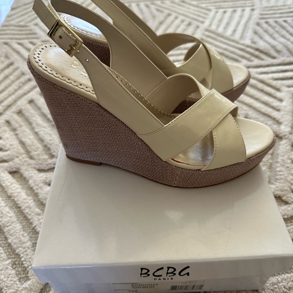 BCBG Lavendere Cream/Ecru Leather Slingback Wedge Sandals